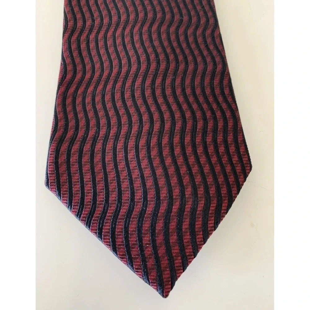VTG J.Z. Richards Tie‎ Mens One Size Red Black Silk Geometric Wave Handcrafted